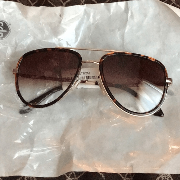 NEW! ALL IN tortoise Sunnies